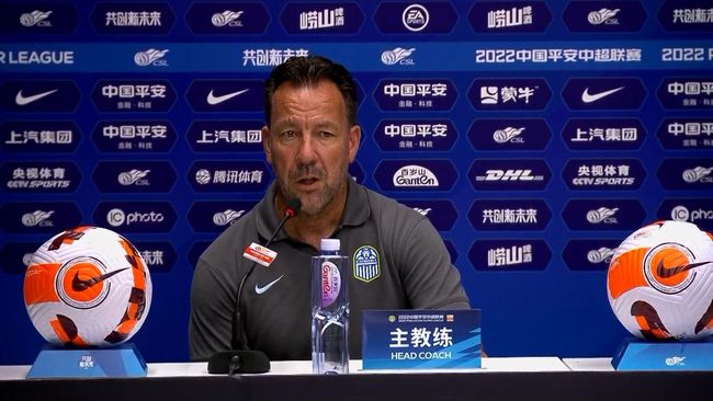 这时候，秦王宫和子婴从权与色两个方面充实蛊惑了刘邦，然后导演就让刘邦同窗的布景CG动画变得如火如荼鬼影幢幢远处海面绝顶的仙山上，影影绰绰地鹄立着十二金人　　　　至于海面为啥呈现在秦王宫，金报酬甚么凹凸错落地何在山顶上，你问我我也不知道啊，这里正抒怀呢请不要随便打断呀！　　　　后来，项羽进关后，也和子婴有一段敌手戏。